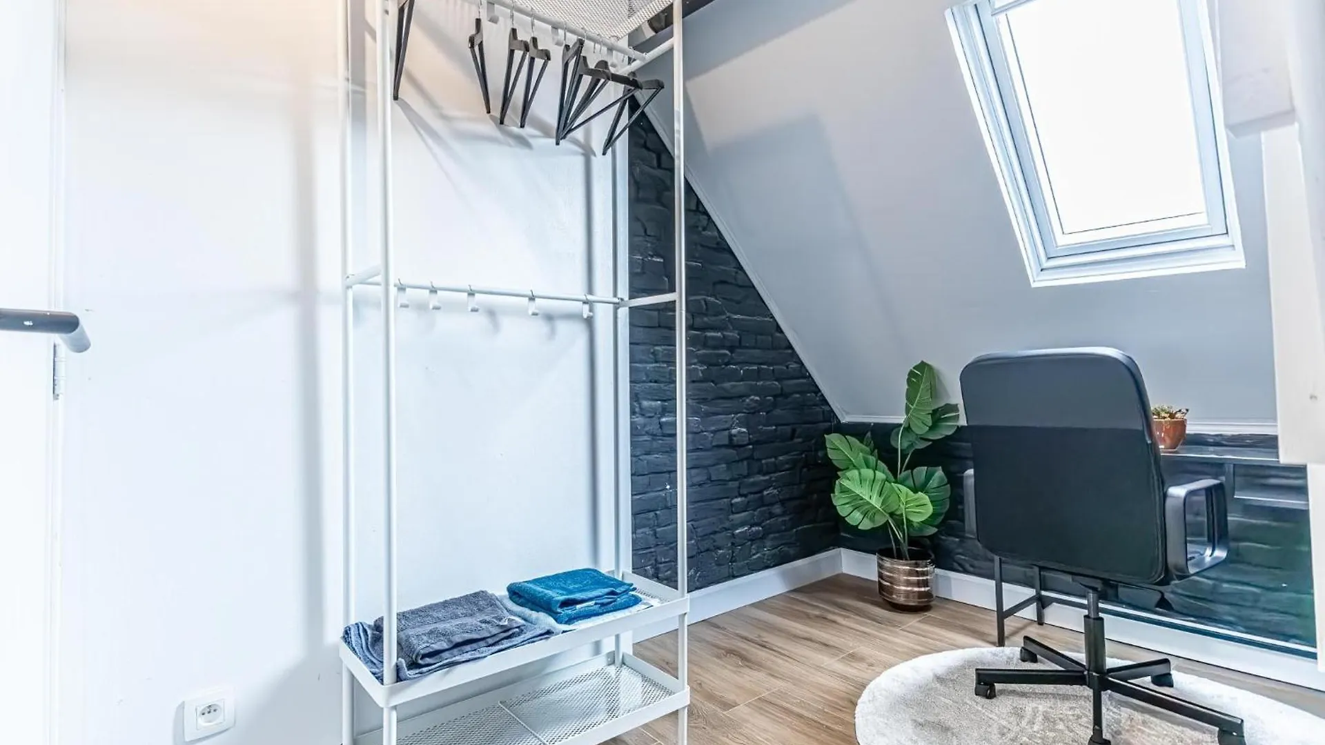 Lovely & Comfortable Studio Apartments At Heart Of Gent