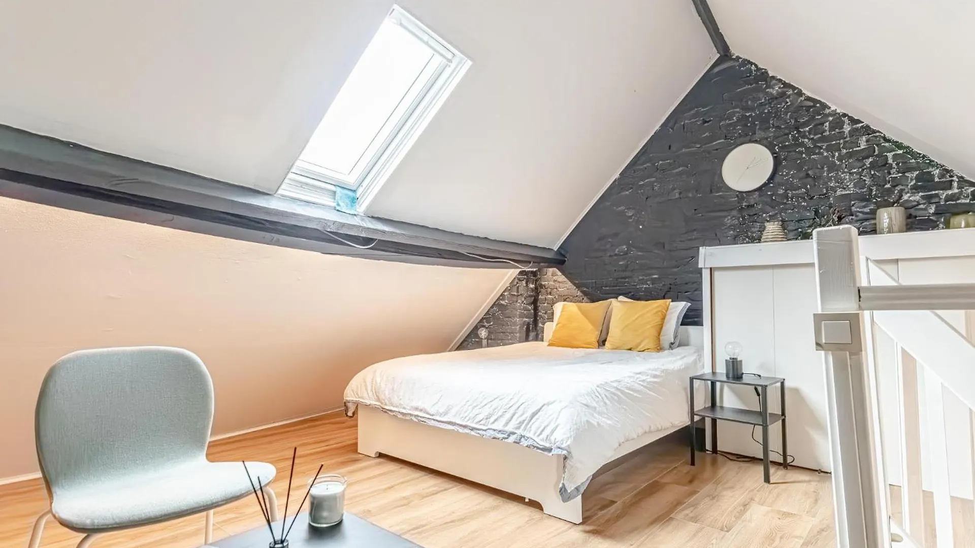 Lovely & Comfortable Studio Apartments At Heart Of Gent