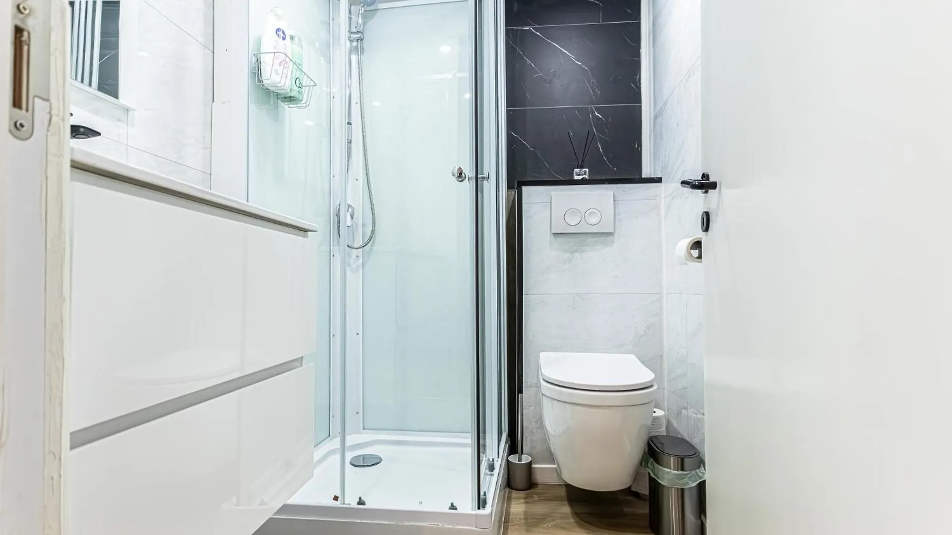 Lovely & Comfortable Studio Apartments At Heart Of Gent 0*,  Belgien