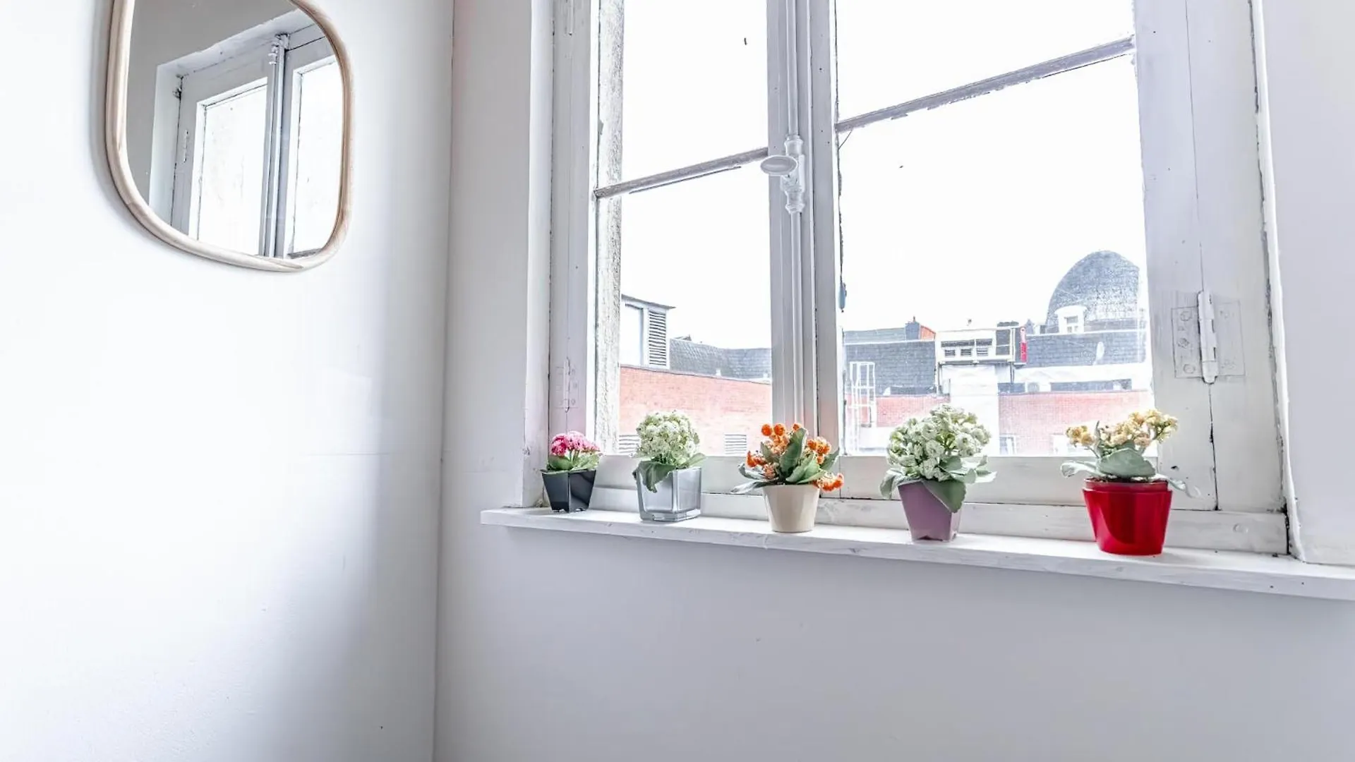 Lovely & Comfortable Studio Apartments At Heart Of Gent