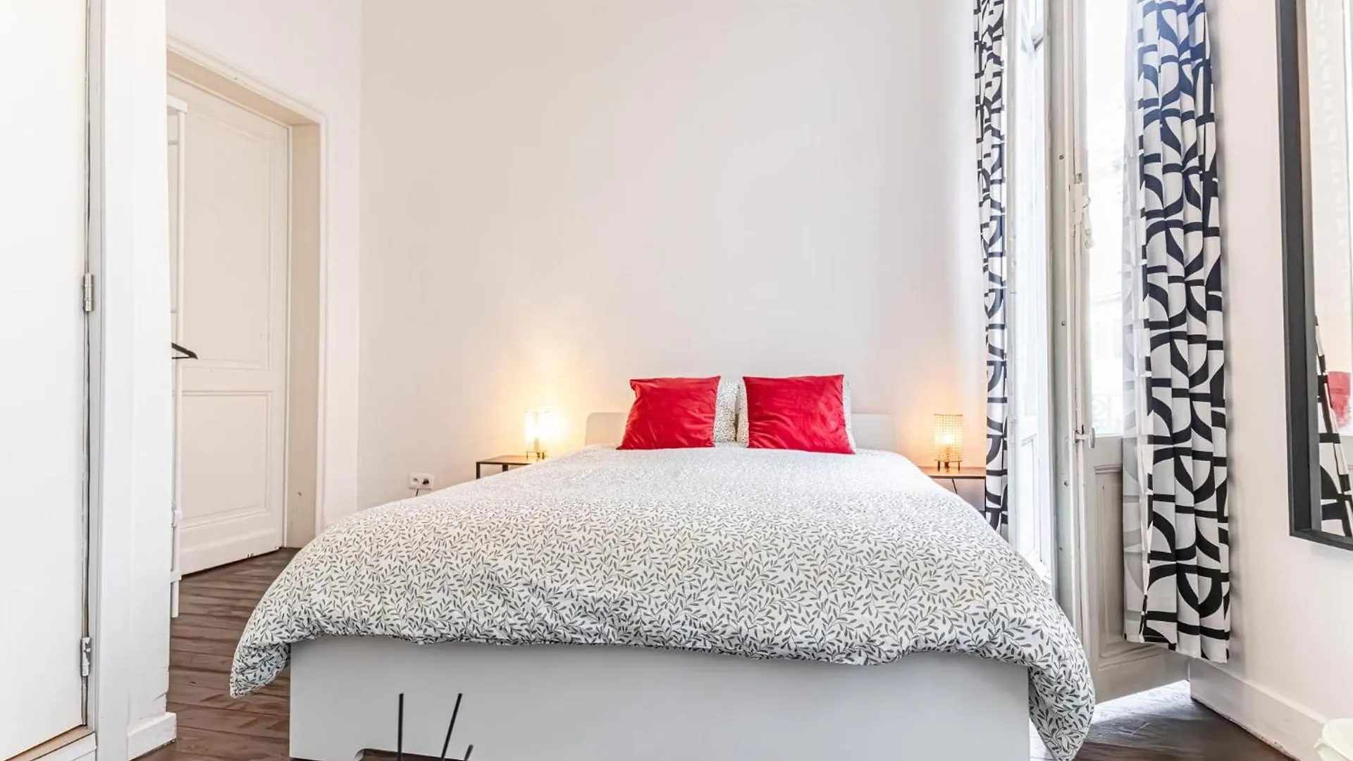 Lovely & Comfortable Studio Apartments At Heart Of Gent