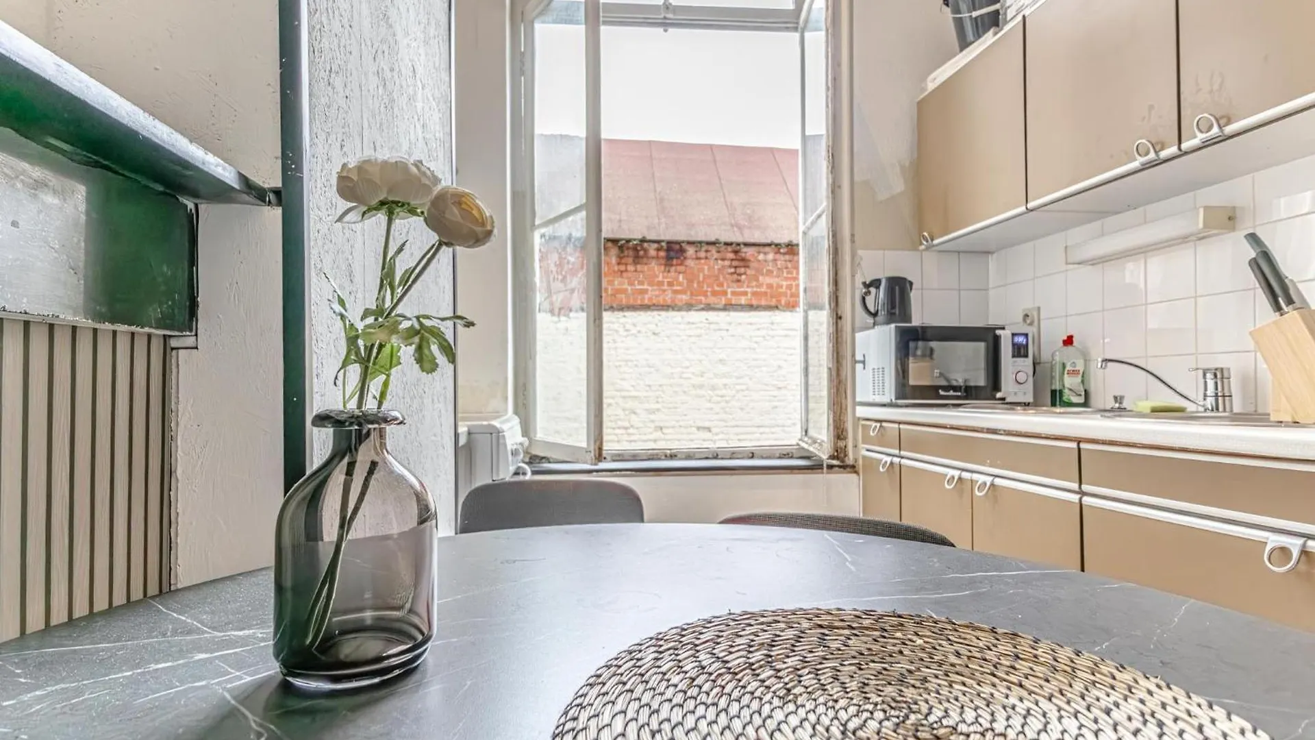 Lovely & Comfortable Studio Apartments At Heart Of Gent